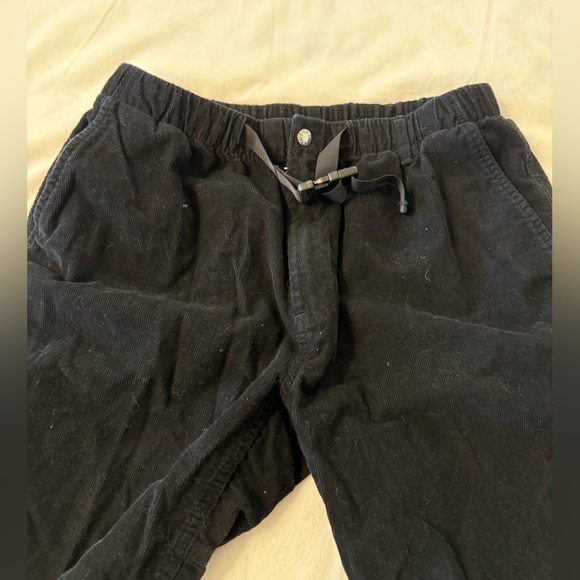 The North Face Men's Belted Black Corduroy Pants - Picture 9 of 9